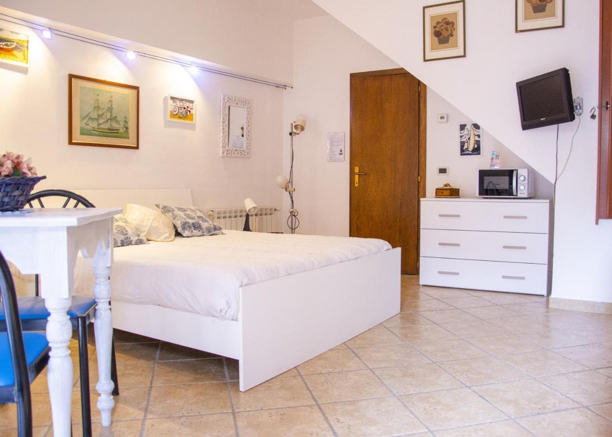 Appartamenti La Casina Porto Azzurro Exteriér fotografie