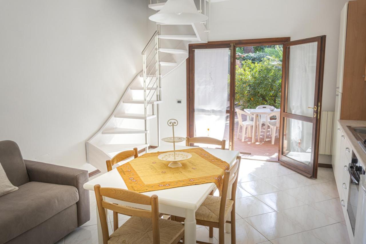 Appartamenti La Casina Porto Azzurro Exteriér fotografie
