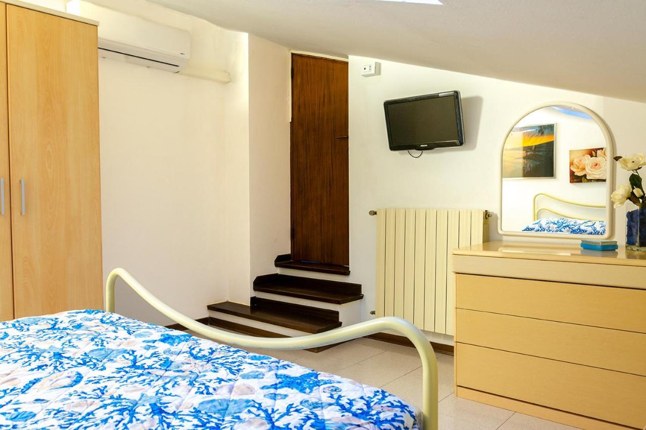 Appartamenti La Casina Porto Azzurro Exteriér fotografie