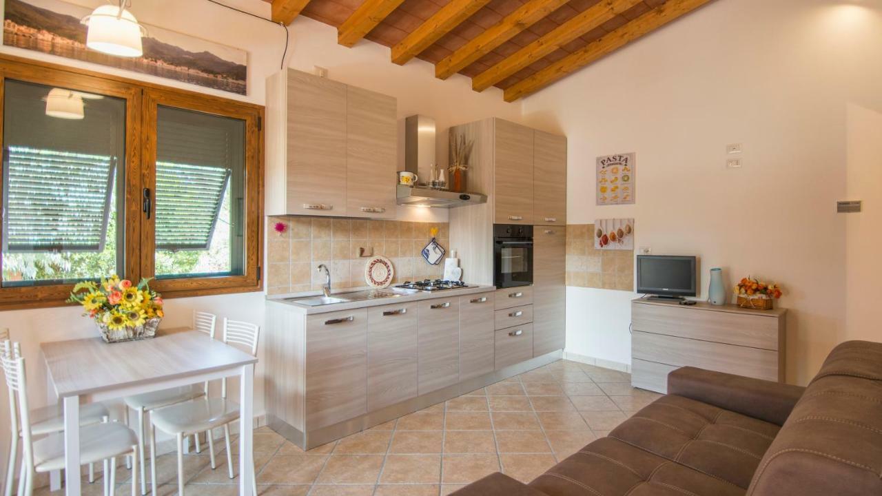 Appartamenti La Casina Porto Azzurro Exteriér fotografie